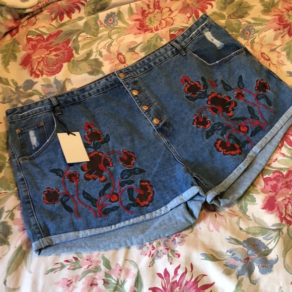 ALICE & YOU Size 26 Denim Shorts Floral Embroidered Fold-Hem  Distressing $69NEW - Picture 3 of 16
